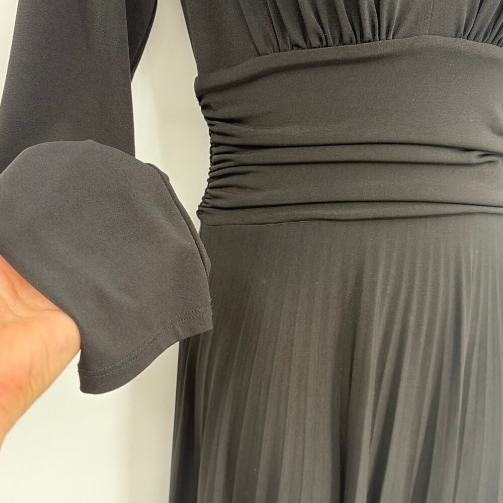 Max and Cleo Fit Flare Dress Sz M Mob Wife Glam Cocktail Plunge Neck Sexy Black - Picture 4 of 10
